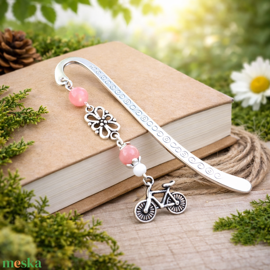 Biciklis könyvjelző � sportos, természetkedvelő ajándék szülinapra, névnapra rózsaszín gyöngyökkel - könyv & zene - könyvjelző - Meska.hu