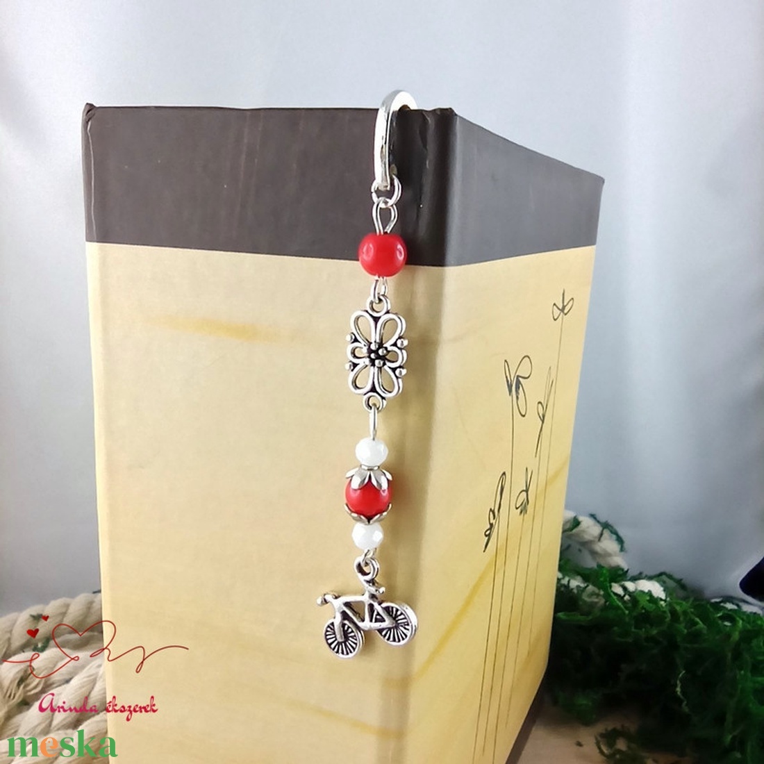 Biciklis könyvjelző � sportos, természetkedvelő ajándék szülinapra, névnapra piros gyöngyökkel - könyv & zene - könyvjelző - Meska.hu