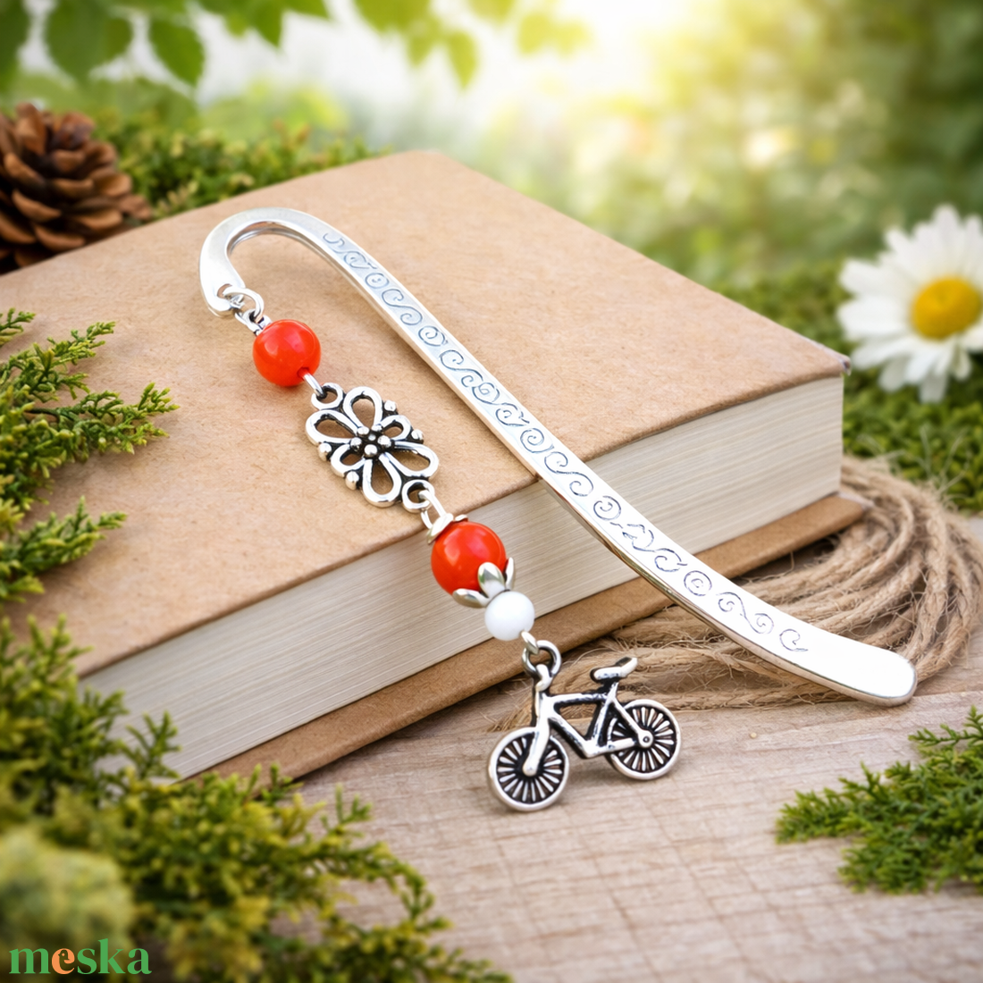Biciklis könyvjelző � sportos, természetkedvelő ajándék szülinapra, névnapra piros gyöngyökkel - könyv & zene - könyvjelző - Meska.hu