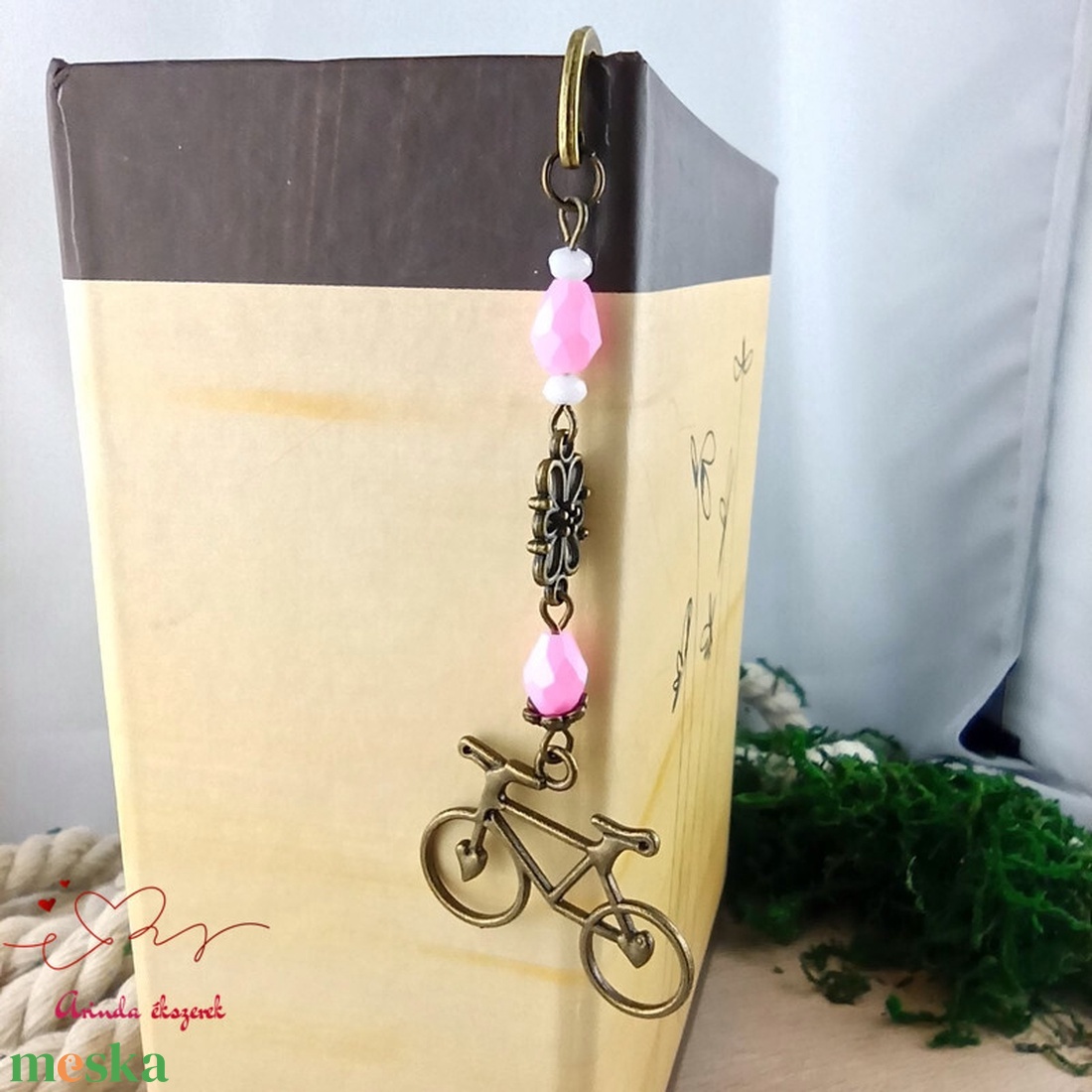 Biciklis könyvjelző � sportos, természetkedvelő ajándék szülinapra, névnapra sárga gyöngyökkel - könyv & zene - könyvjelző - Meska.hu