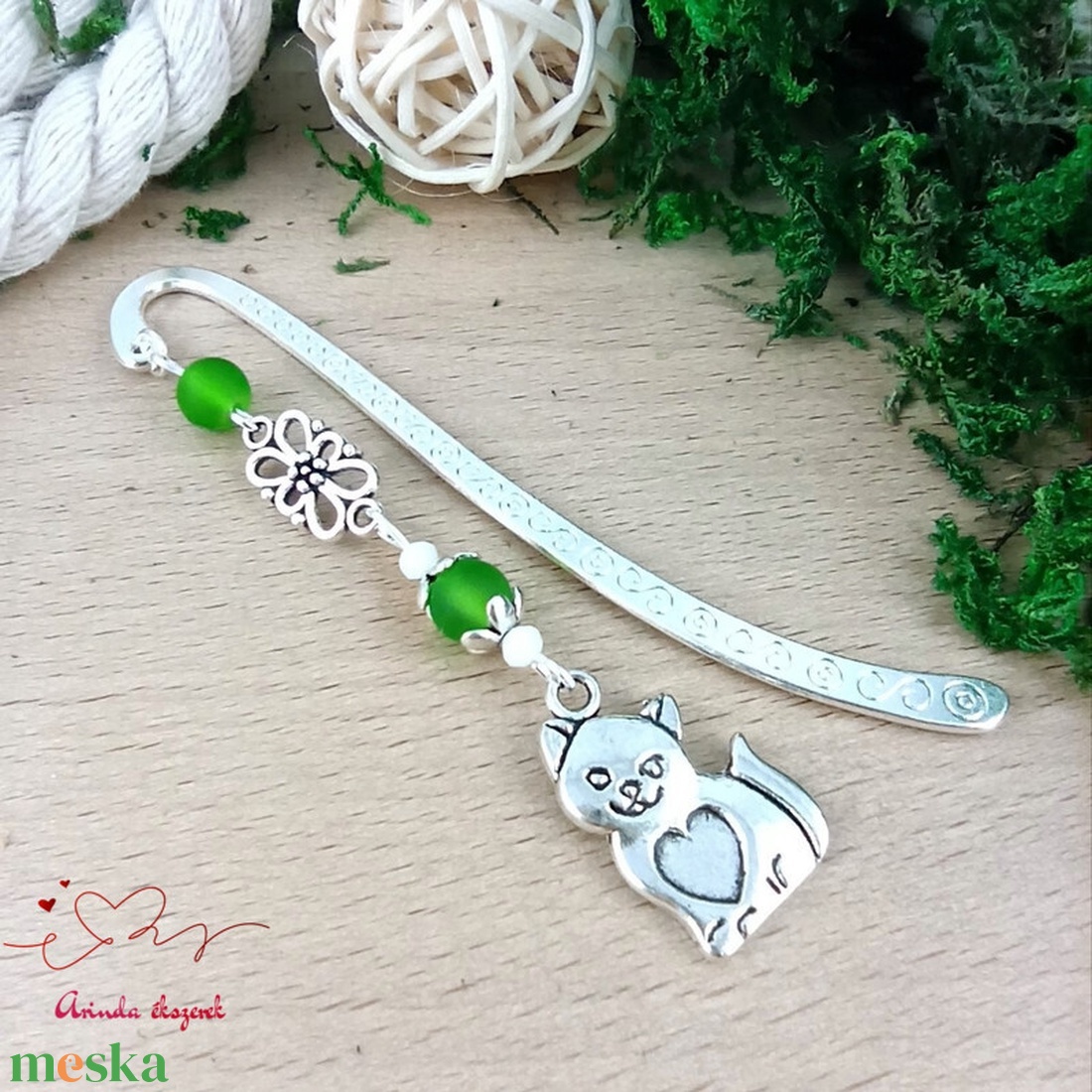 Cicás könyvjelző zöld gyöngyökkel � kézzel készült ajándék állatbarátoknak, macskakedvelőknek névnapra, születésnapra - könyv & zene - könyvjelző - Meska.hu