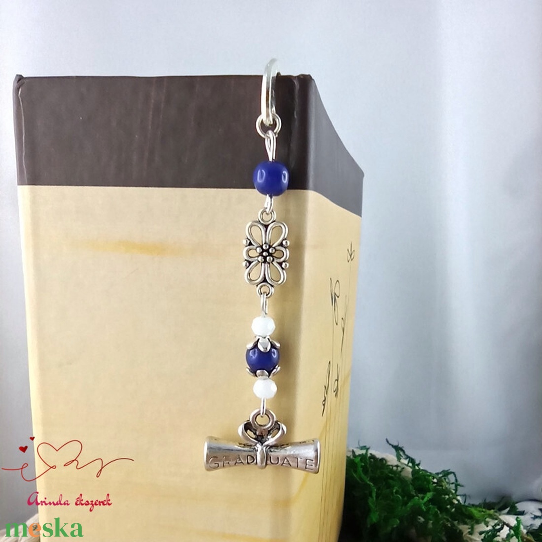 Diplomás könyvjelző sötétkék gyöngyökkel � ballagási és avatási ajándék diplomázóknak - könyv & zene - könyvjelző - Meska.hu