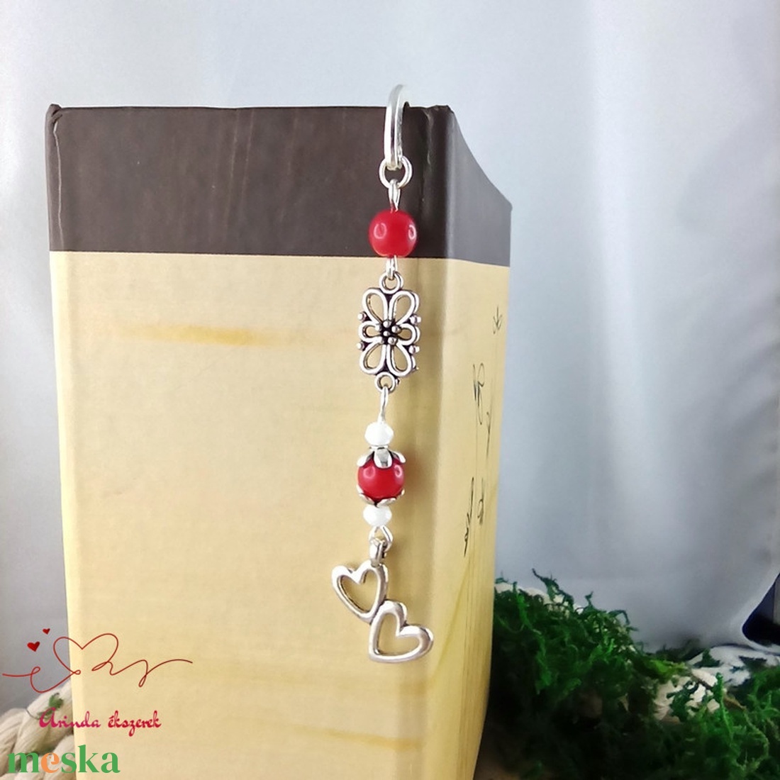 Szív medálos piros könyvjelző � szeretetteljes ajándék - könyv & zene - könyvjelző - Meska.hu