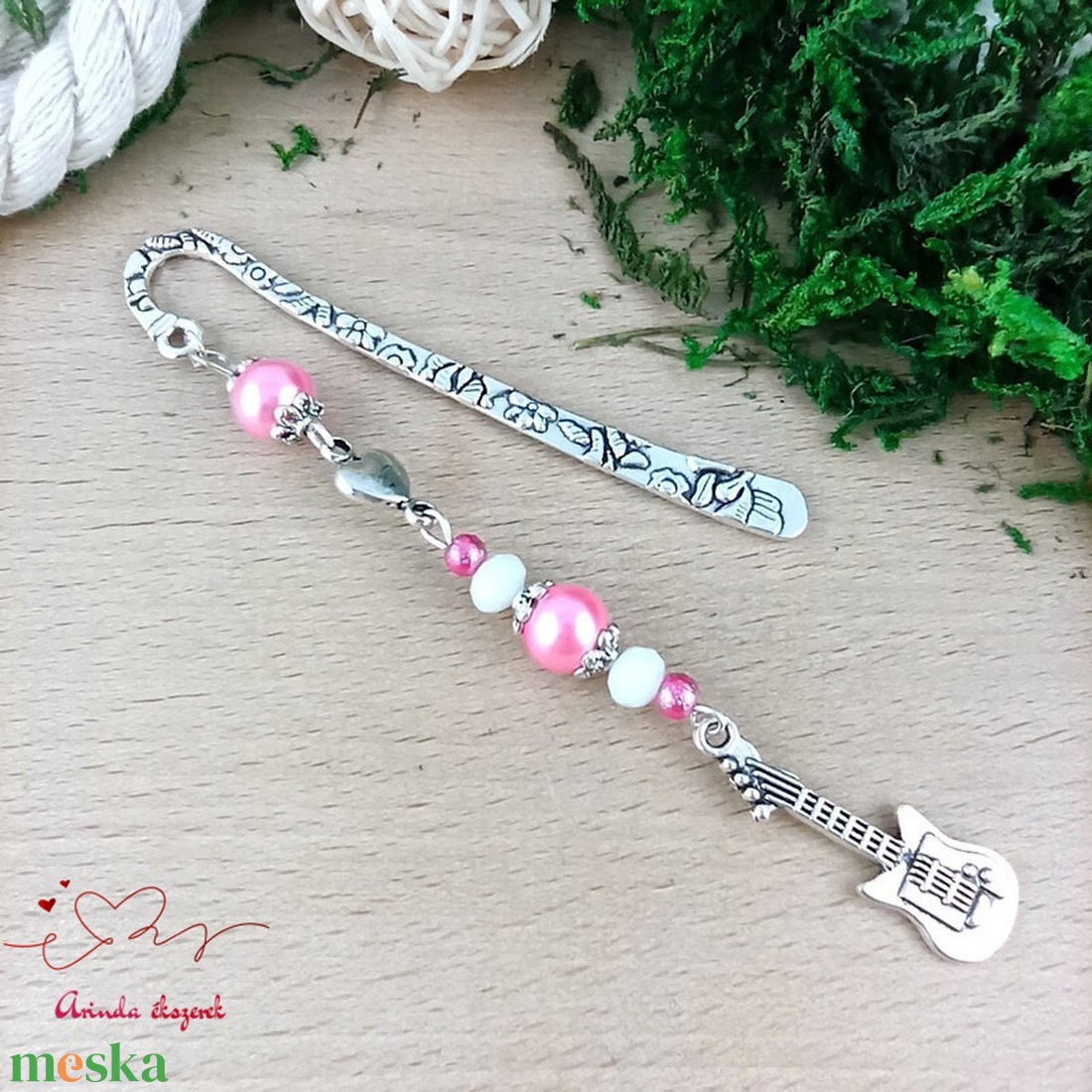 Rózsaszín gitáros könyvjelző � egyedi, kézműves ajándék zenekedvelőknek - könyv & zene - könyvjelző - Meska.hu