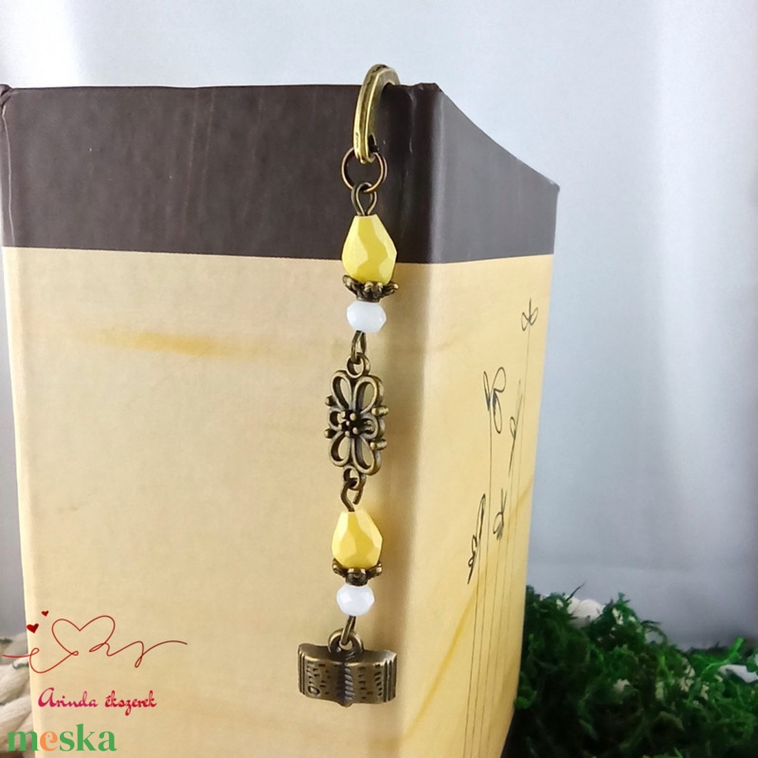 Sárga könyv charmos könyvjelző � pedagógusnapi és évzáró ajándék - könyv & zene - könyvjelző - Meska.hu