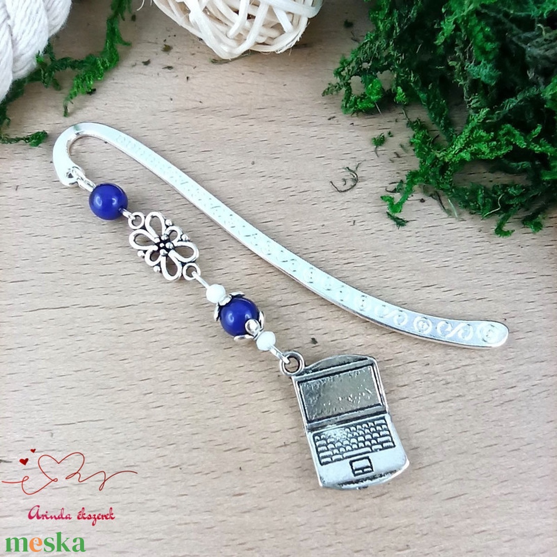 Sötétkék laptop könyvjelző � kézzel készült ajándék tanárnak, pedagógusnak - könyv & zene - könyvjelző - Meska.hu