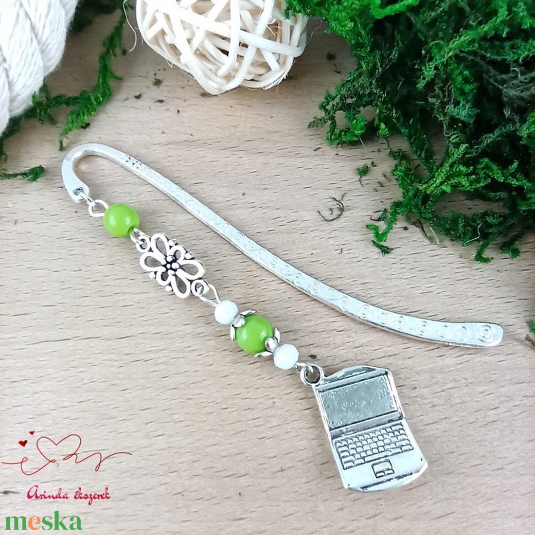 Zöld laptop könyvjelző � kézzel készült ajándék tanárnak, pedagógusnak - könyv & zene - könyvjelző - Meska.hu