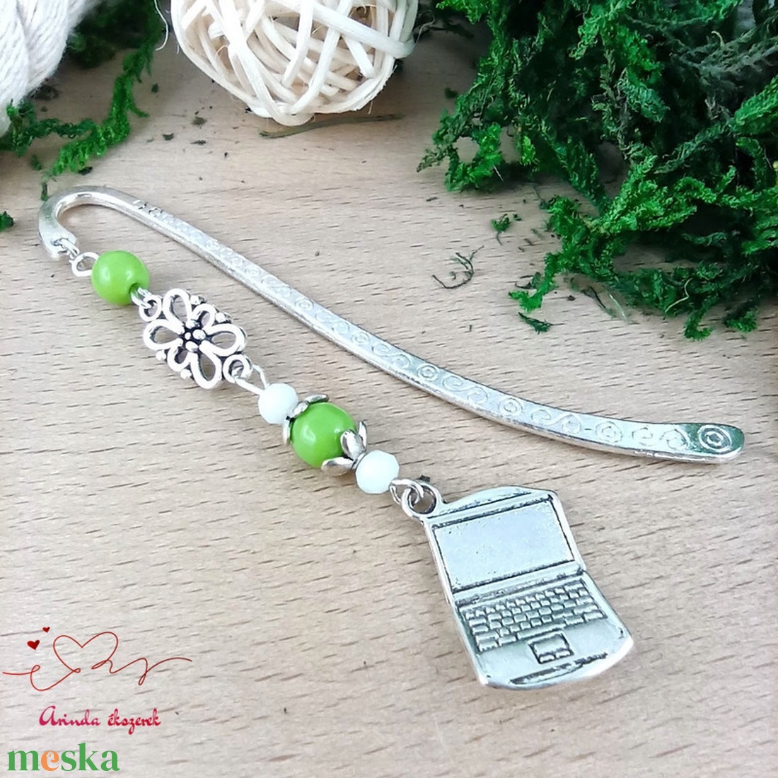 Zöld laptop könyvjelző � kézzel készült ajándék tanárnak, pedagógusnak - könyv & zene - könyvjelző - Meska.hu