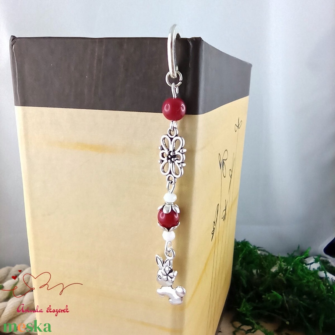 Piros nyuszis könyvjelző � óvónéninek és dadusnak év végi köszönőajándék - könyv & zene - könyvjelző - Meska.hu