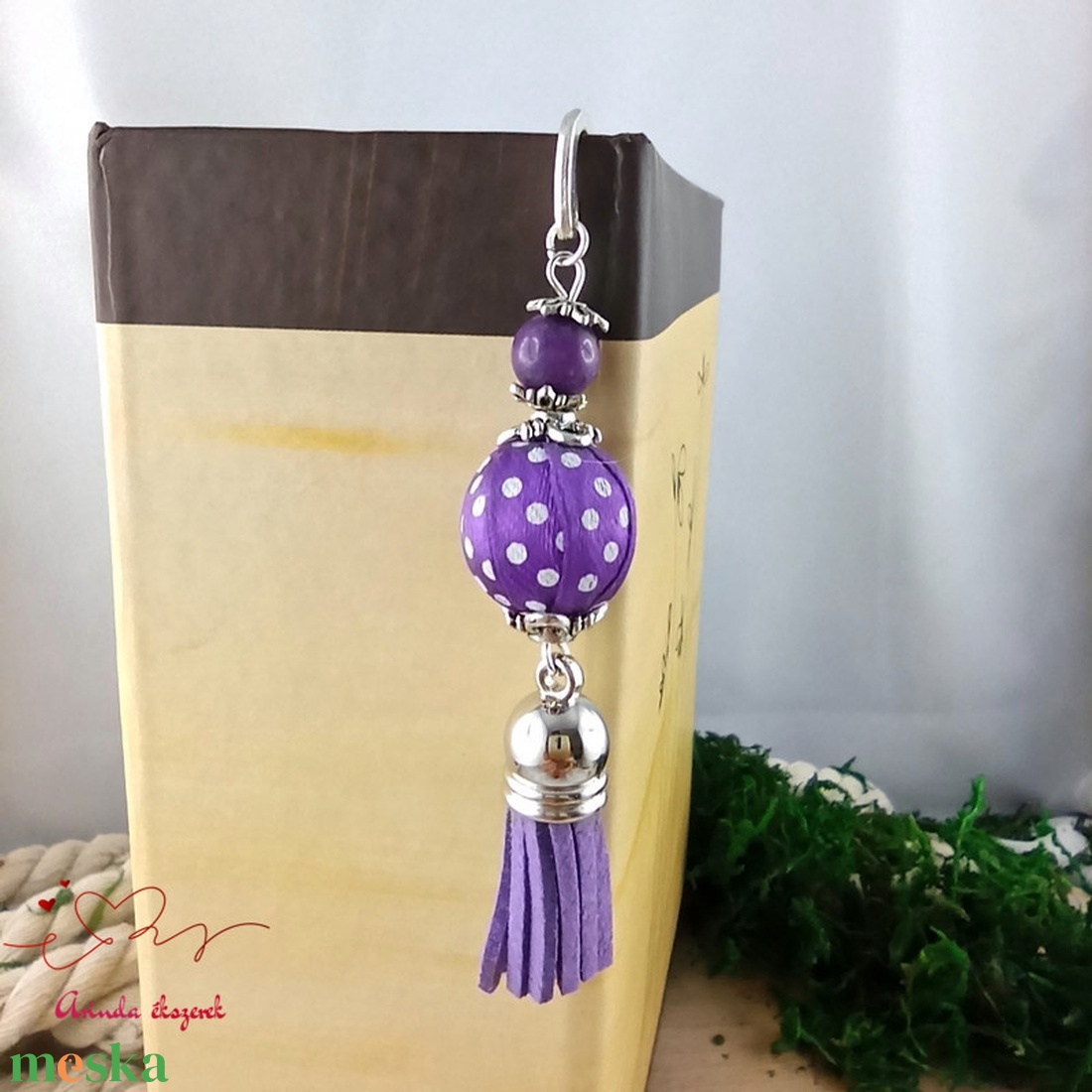 Lila vidám pöttyös bojtos könyvjelző � kedves ajándék pedagógusnak  - könyv & zene - könyvjelző - Meska.hu