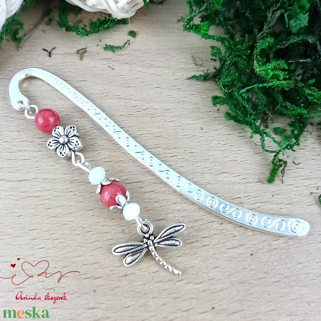 Szitakötő charm könyvjelző óvónéninek évzáróra � piros gyöngyökkel - könyv & zene - könyvjelző - Meska.hu