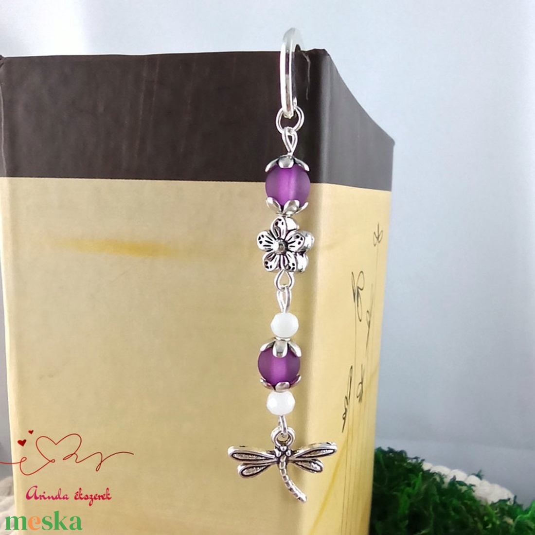 Szitakötő charm könyvjelző óvónéninek évzáróra � lila gyöngyökkel - könyv & zene - könyvjelző - Meska.hu