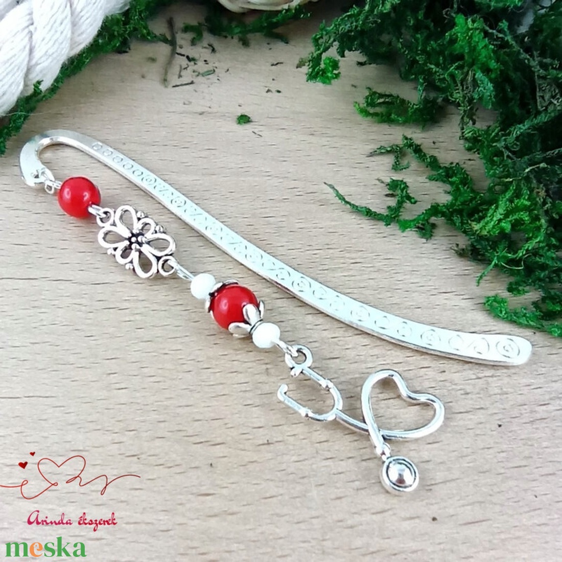 Sztetoszkóp charm könyvjelző � piros gyöngyökkel, egészségügyi dolgozóknak - könyv & zene - könyvjelző - Meska.hu