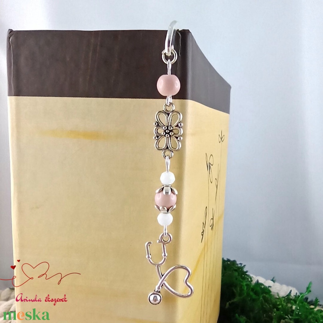 Sztetoszkóp charm könyvjelző � rózsaszín gyöngyökkel, egészségügyi dolgozóknak - könyv & zene - könyvjelző - Meska.hu