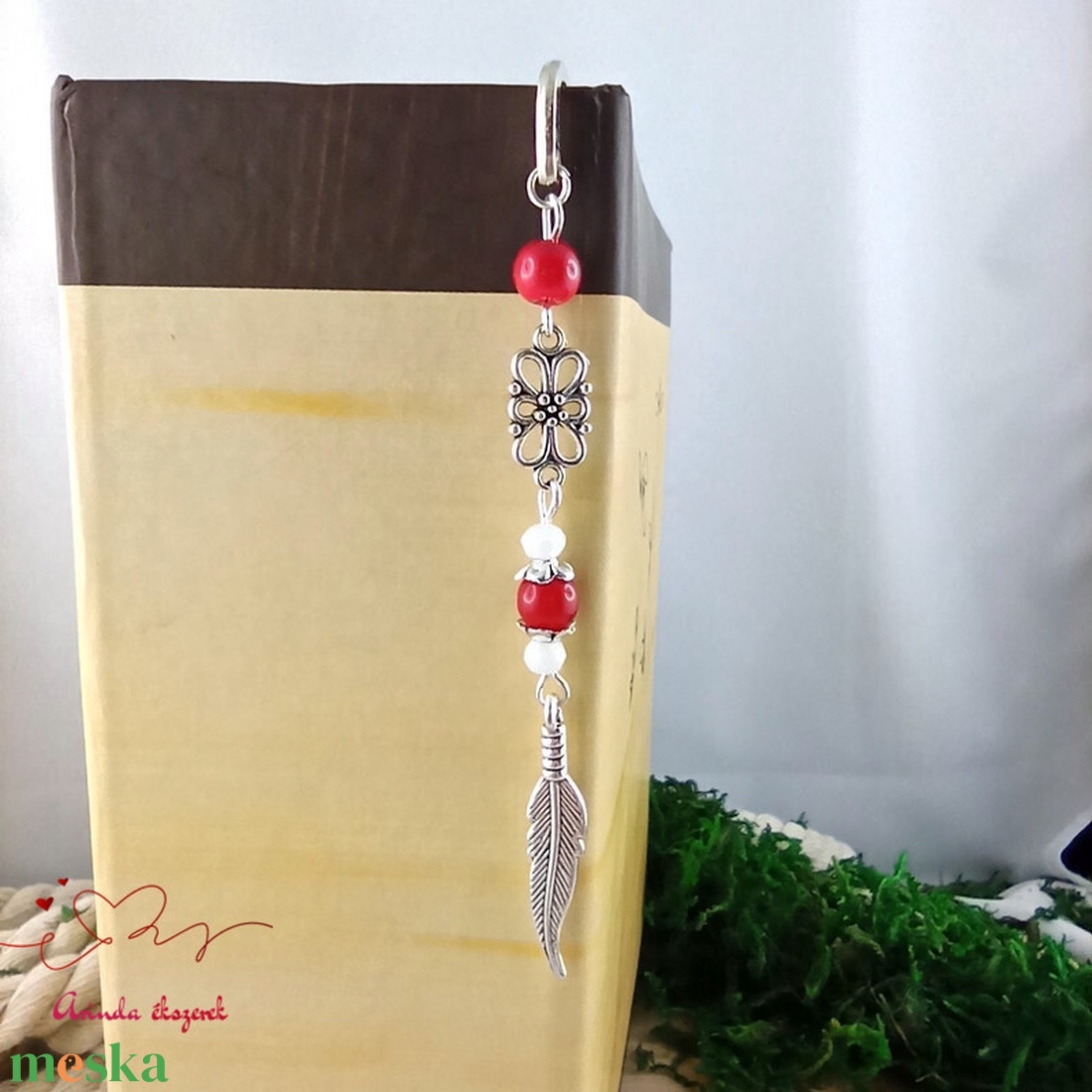 Toll charm könyvjelző � piros gyöngyökkel, pedagógusnapi ajándék - könyv & zene - könyvjelző - Meska.hu