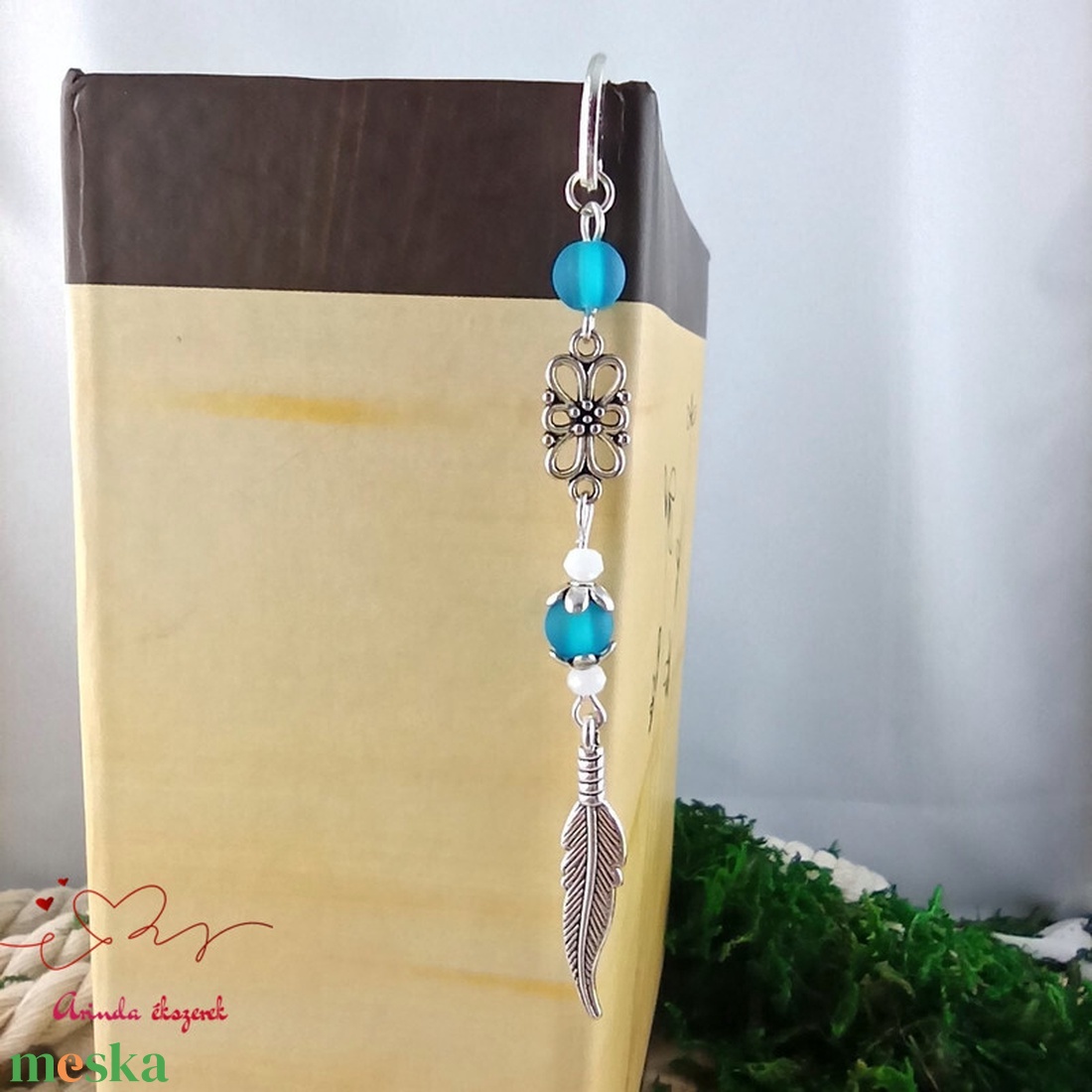 Toll charm könyvjelző � világoskék gyöngyökkel, pedagógusnapi ajándék - könyv & zene - könyvjelző - Meska.hu