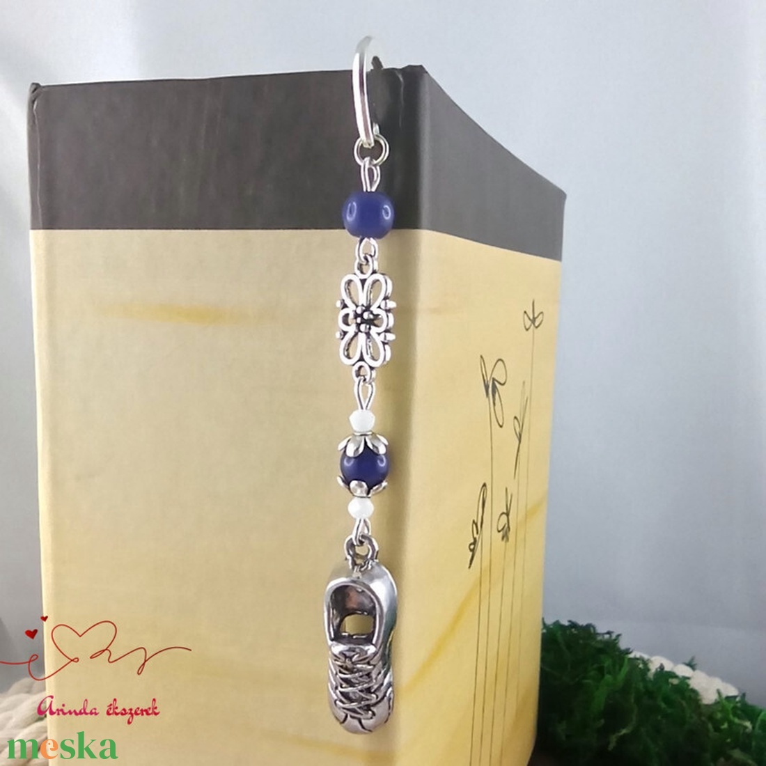 Tornacipő könyvjelző � ballagási ajándék új utak kezdetére - könyv & zene - könyvjelző - Meska.hu