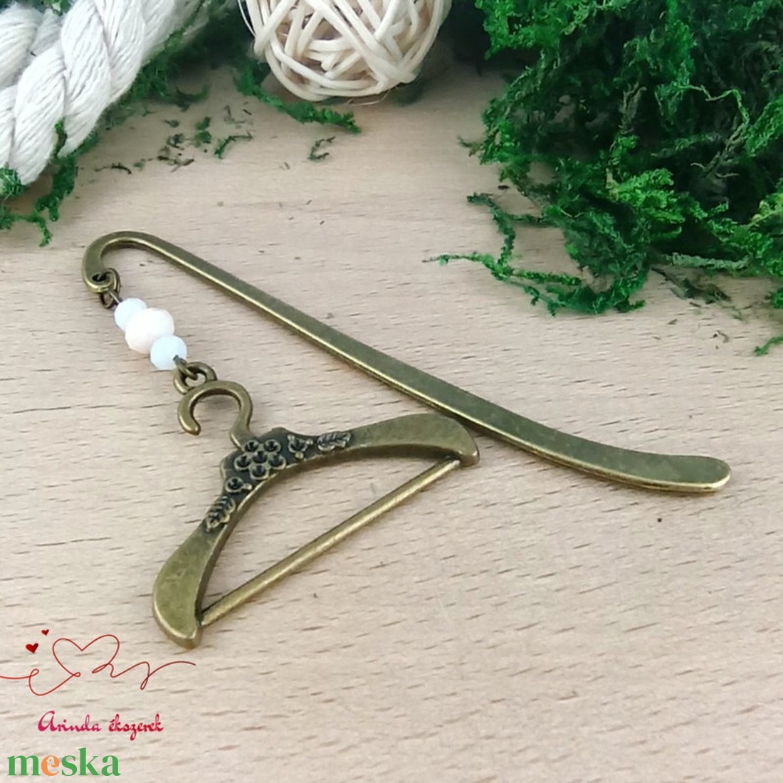 Vállfa medálos könyvjelző � bronz színű, kézzel készült - könyv & zene - könyvjelző - Meska.hu