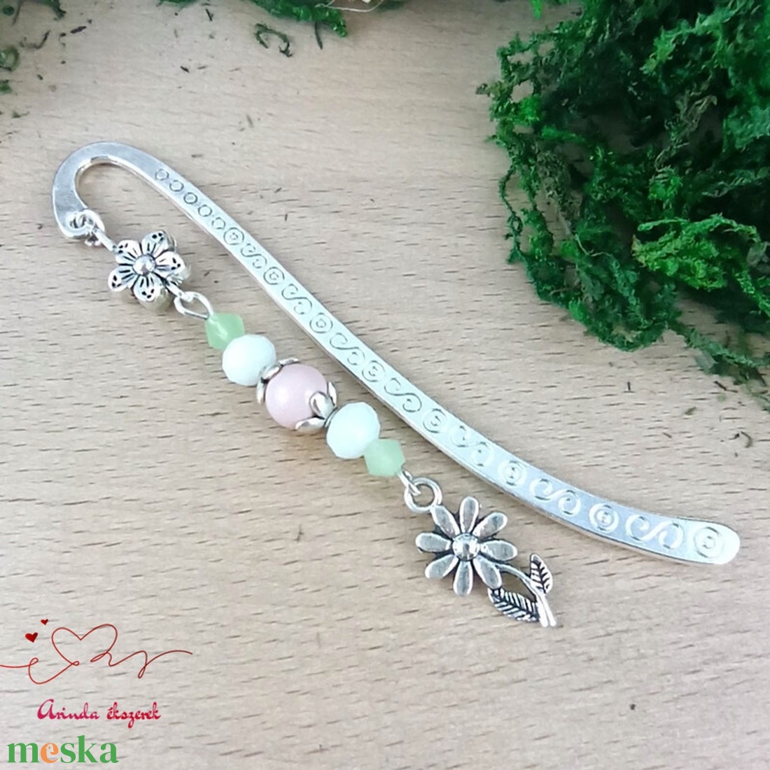 Virágos könyvjelző nőnapra � rózsaszín gyöngyökkel, kézzel készült ajándék - könyv & zene - könyvjelző - Meska.hu