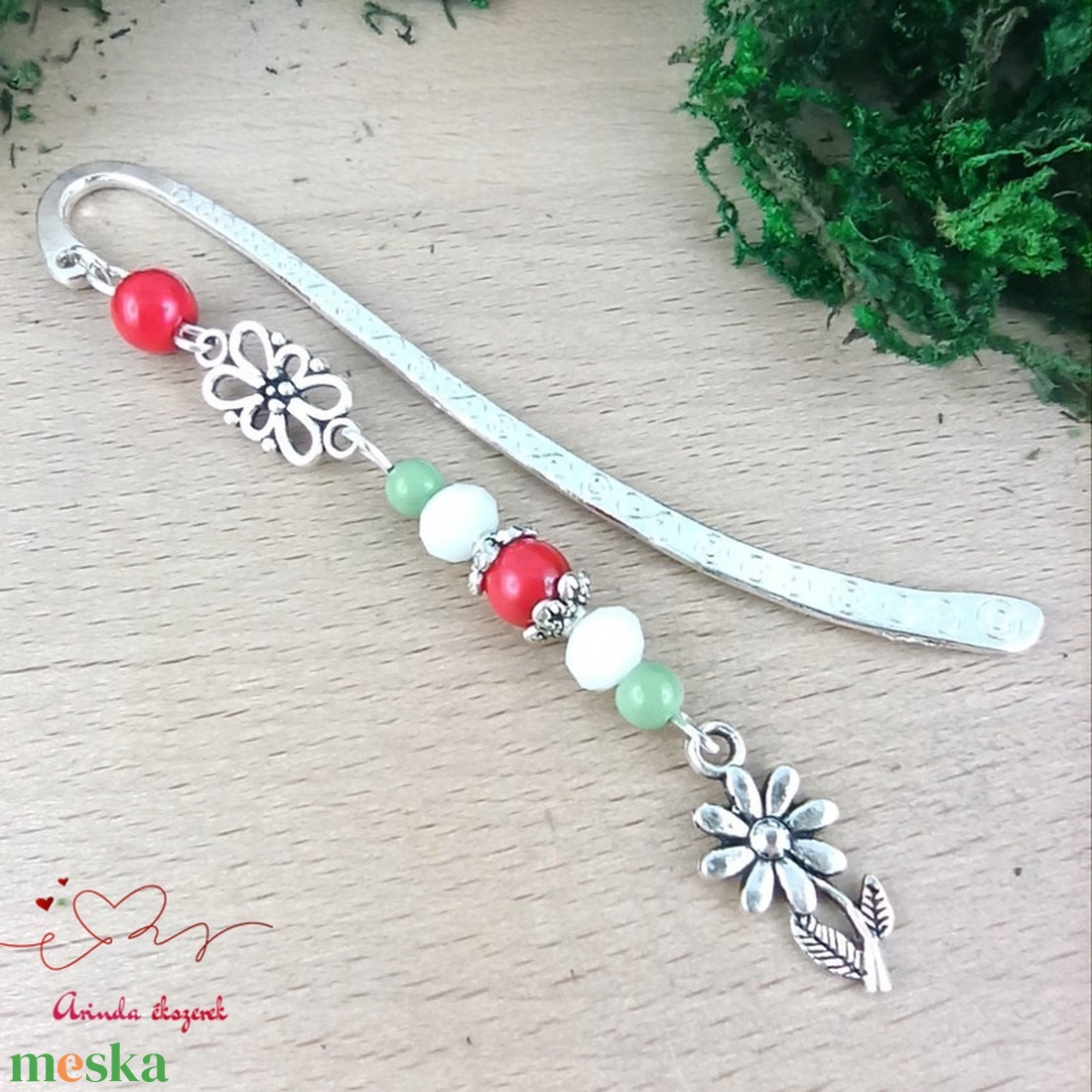 Virágos könyvjelző nőnapra � piros gyöngyökkel, kézzel készült ajándék - könyv & zene - könyvjelző - Meska.hu