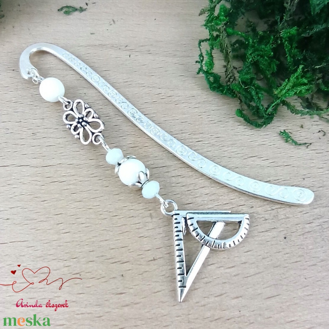 Vonalzó könyvjelző � fehér gyöngyökkel, kézzel készült tanári ajándék - könyv & zene - könyvjelző - Meska.hu