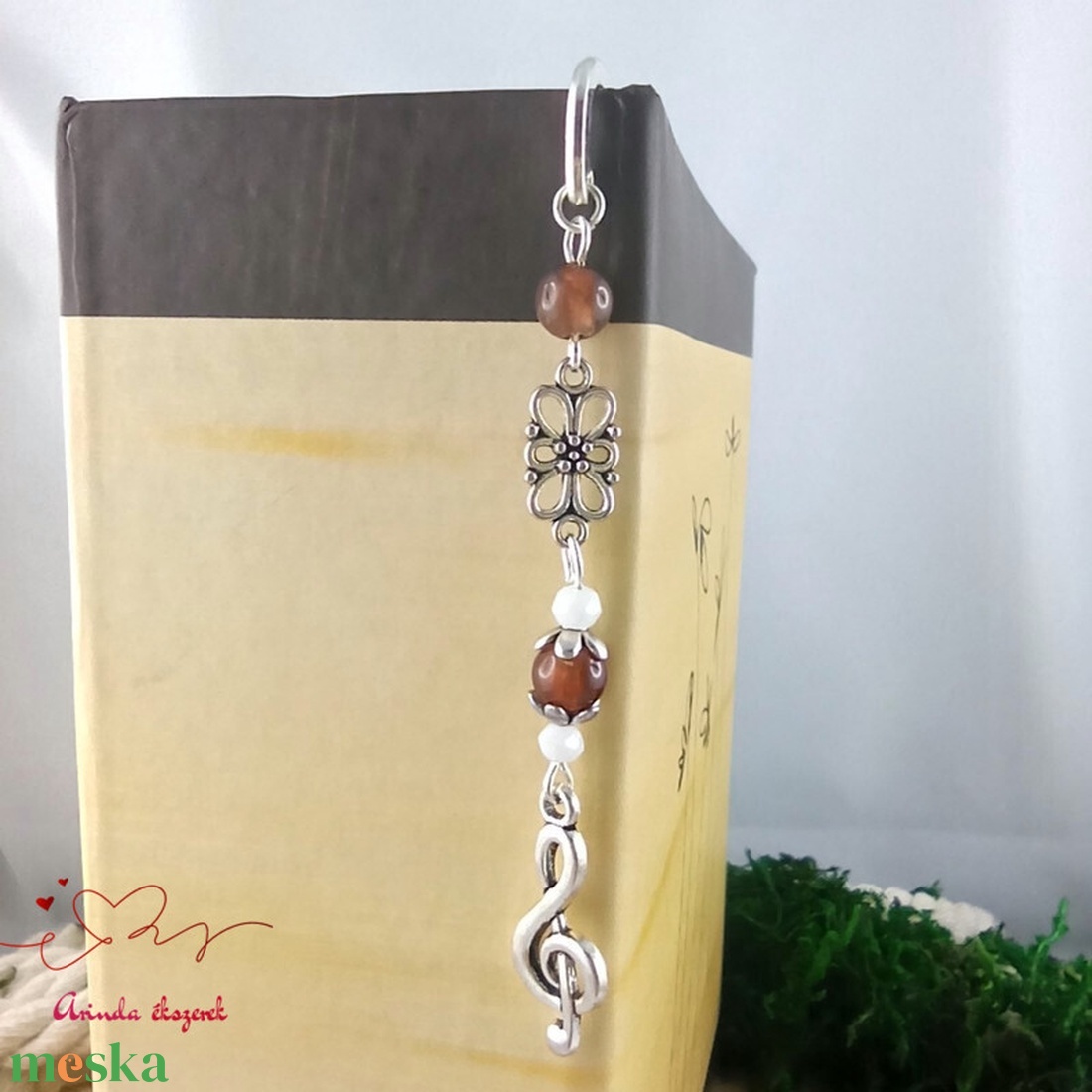 Violinkulcs könyvjelző � barna gyöngyökkel, évzáró ajándék pedagógusnak - könyv & zene - könyvjelző - Meska.hu