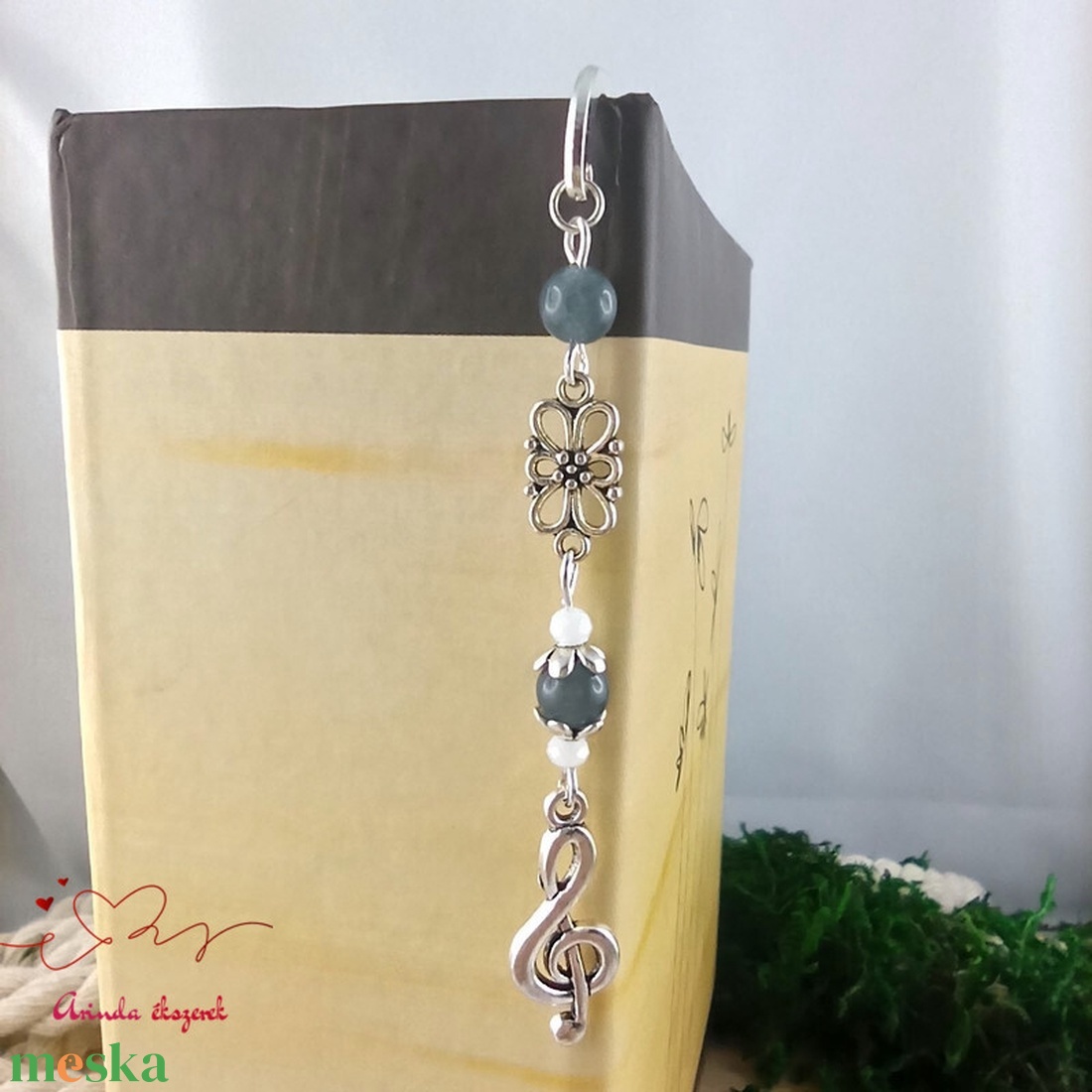 Violinkulcs könyvjelző � szürke gyöngyökkel, évzáró ajándék pedagógusnak - könyv & zene - könyvjelző - Meska.hu