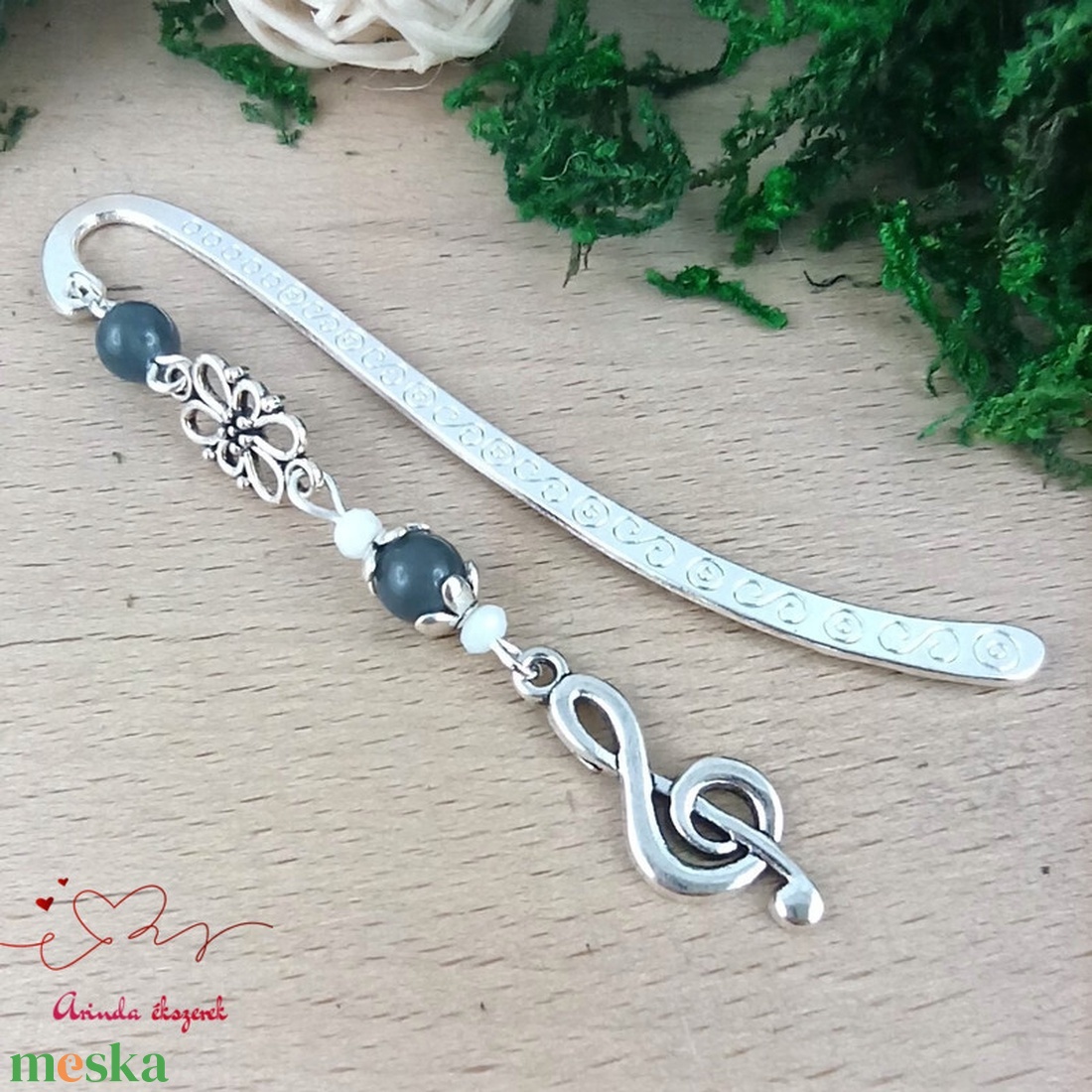 Violinkulcs könyvjelző � szürke gyöngyökkel, évzáró ajándék pedagógusnak - könyv & zene - könyvjelző - Meska.hu