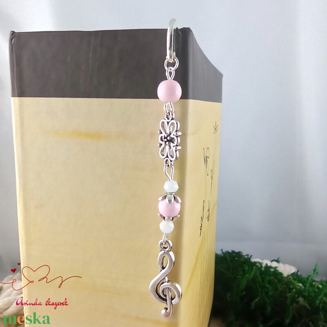 Violinkulcs könyvjelző � rózsaszín gyöngyökkel, évzáró ajándék pedagógusnak - könyv & zene - könyvjelző - Meska.hu