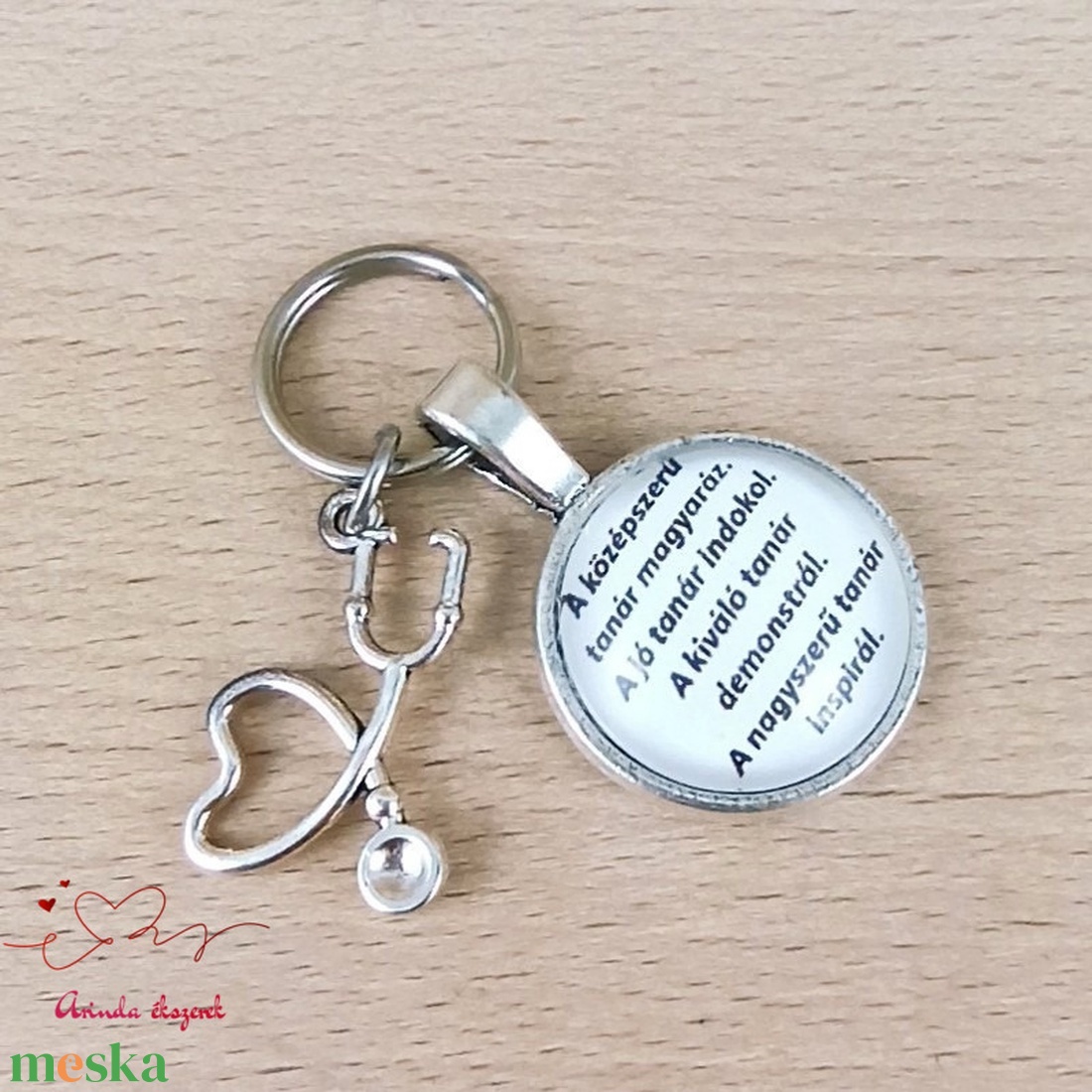 Sztetoszkóp medálos üveglencsés kulcstartó pedagógusnapra - táska & tok - kulcstartó & táskadísz - kulcstartó - Meska.hu