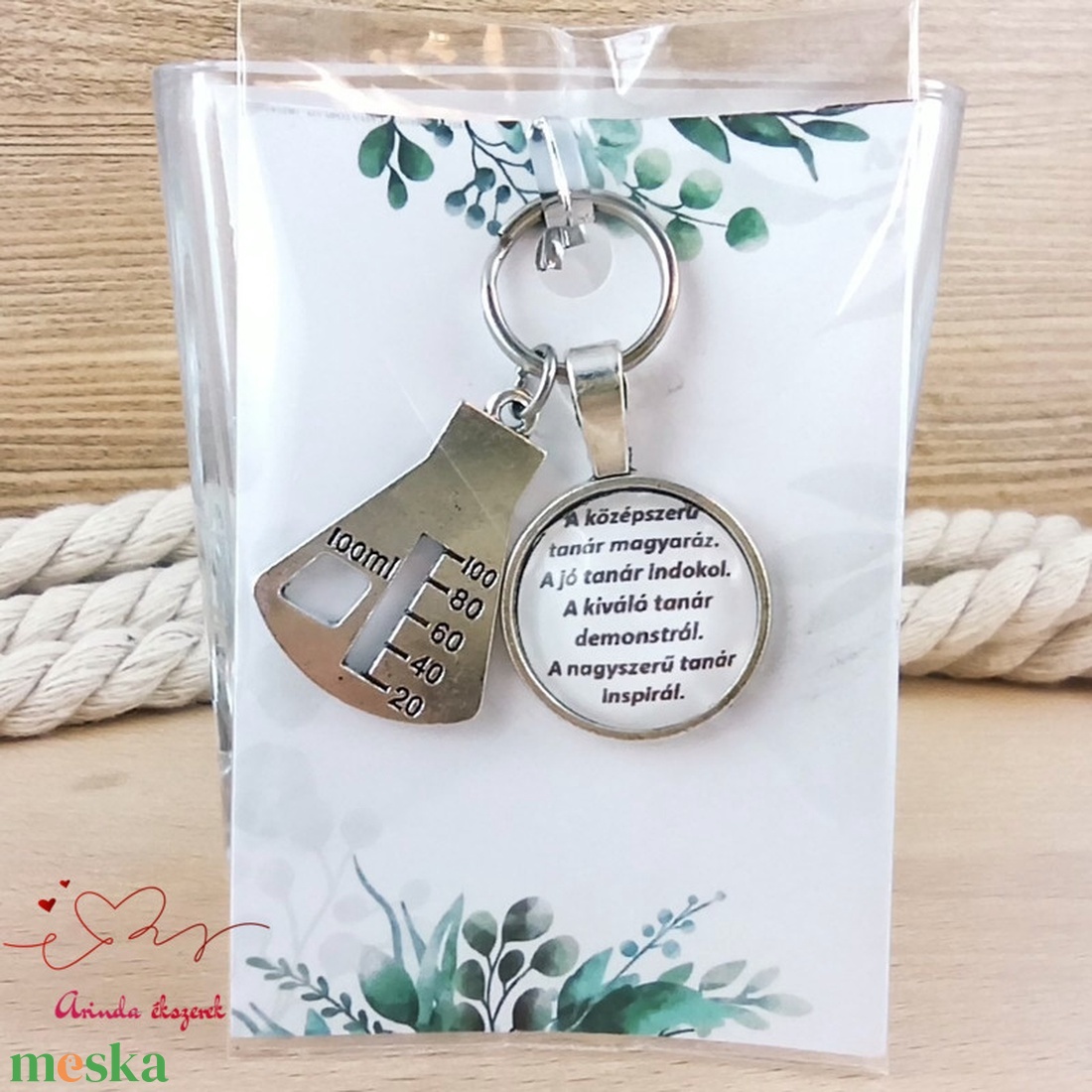 Lombik medálos üveglencsés kulcstartó pedagógusnapra - táska & tok - kulcstartó & táskadísz - kulcstartó - Meska.hu