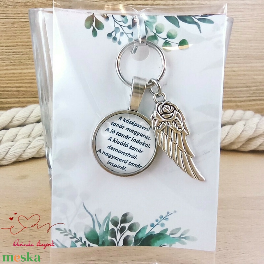 Angyalszárny medálos üveglencsés kulcstartó pedagógusnapra - táska & tok - kulcstartó & táskadísz - kulcstartó - Meska.hu