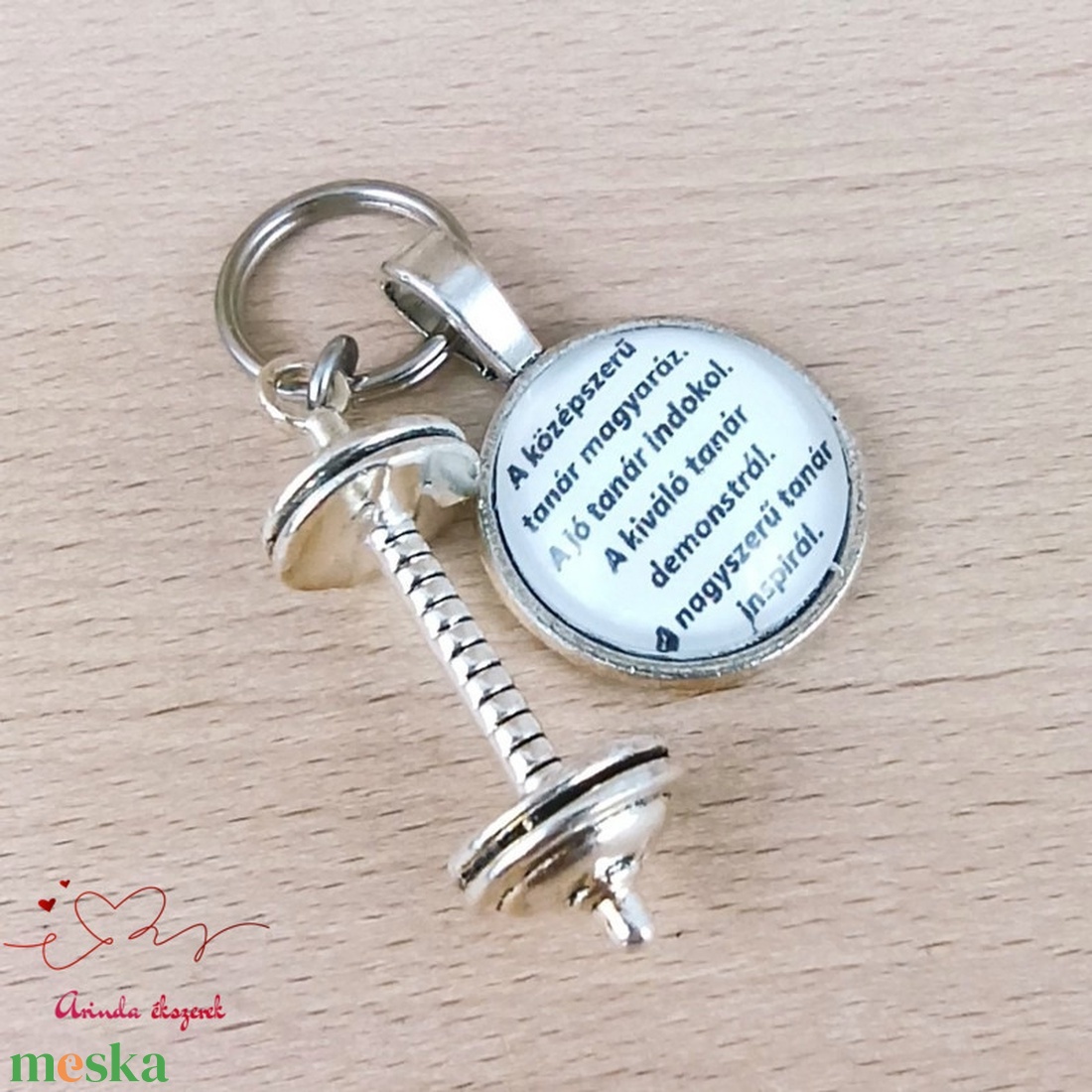 Súlyzó medálos üveglencsés kulcstartó pedagógusnapra - táska & tok - kulcstartó & táskadísz - kulcstartó - Meska.hu