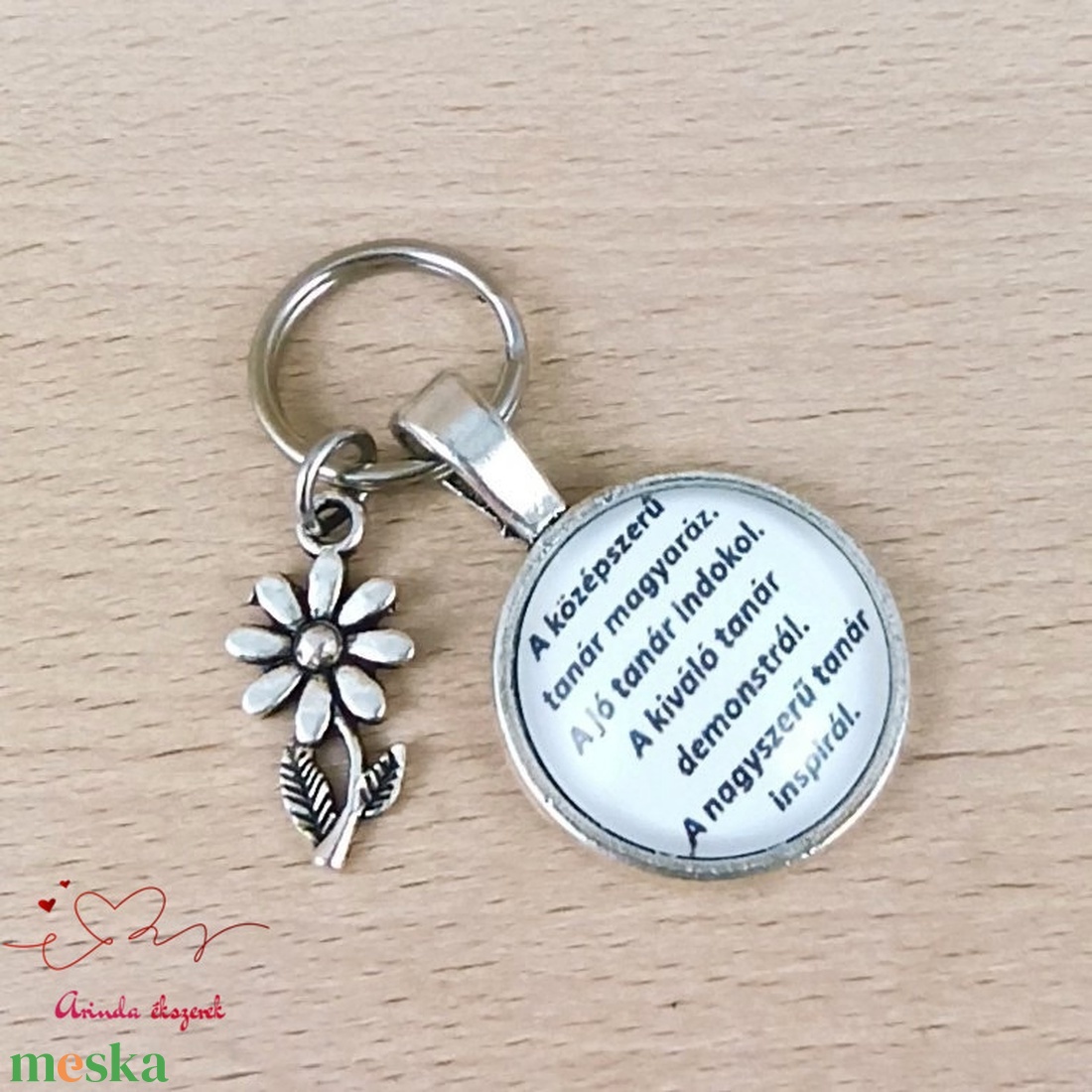 Virág medálos üveglencsés kulcstartó pedagógusnapra - táska & tok - kulcstartó & táskadísz - kulcstartó - Meska.hu