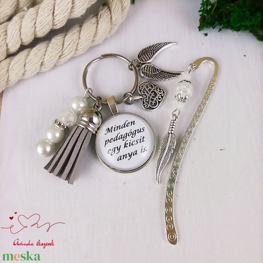 Minden pedagógus egy kicsit anya is kék kulcstartó és üveglencsés könyvjelző szett - táska & tok - kulcstartó & táskadísz - kulcstartó - Meska.hu