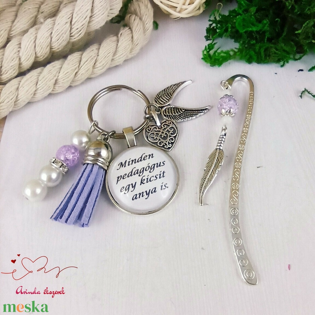 Minden pedagógus egy kicsit anya is levendula kulcstartó és üveglencsés könyvjelző szett - táska & tok - kulcstartó & táskadísz - kulcstartó - Meska.hu