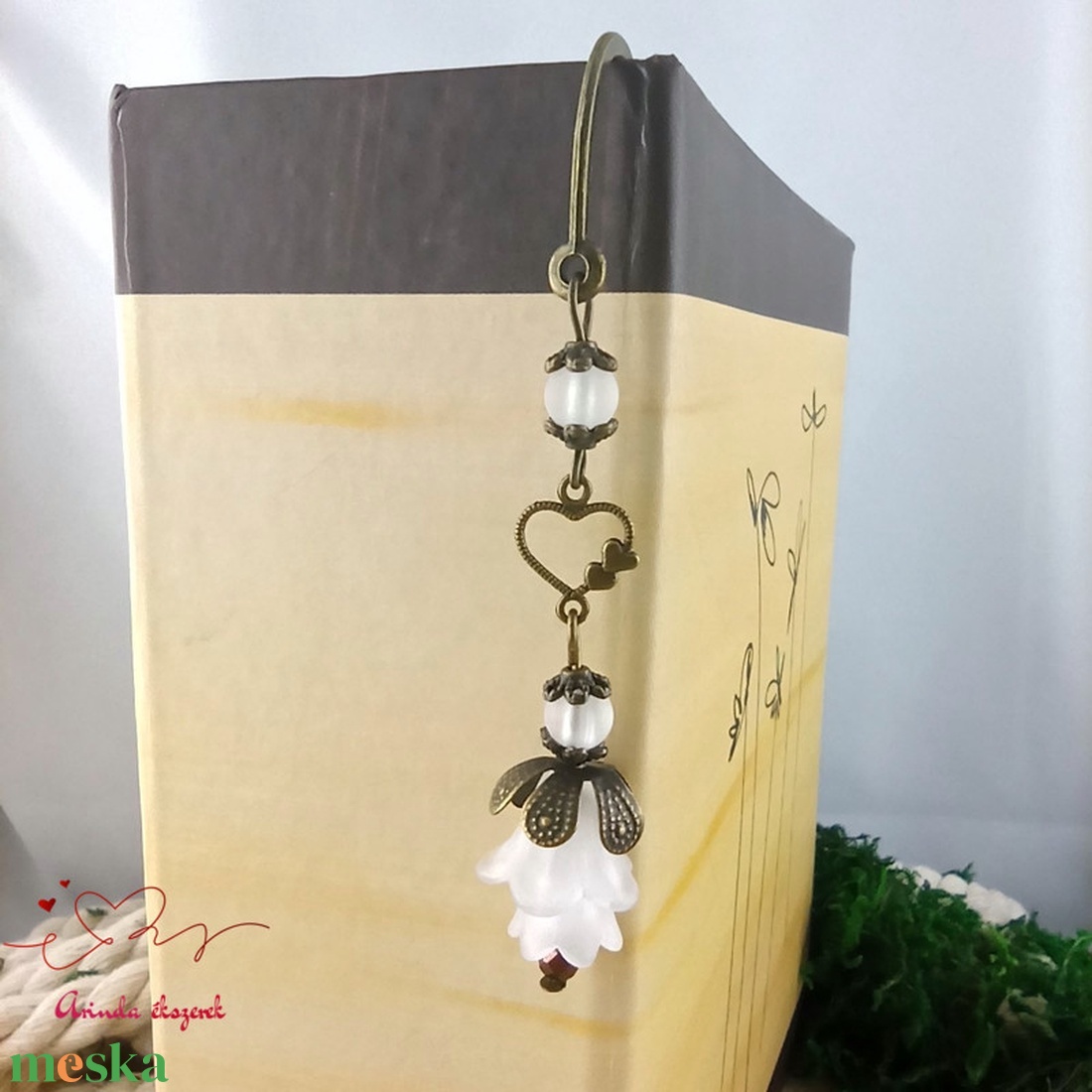 Fehér virágos könyvjelző - könyv & zene - könyvjelző - Meska.hu