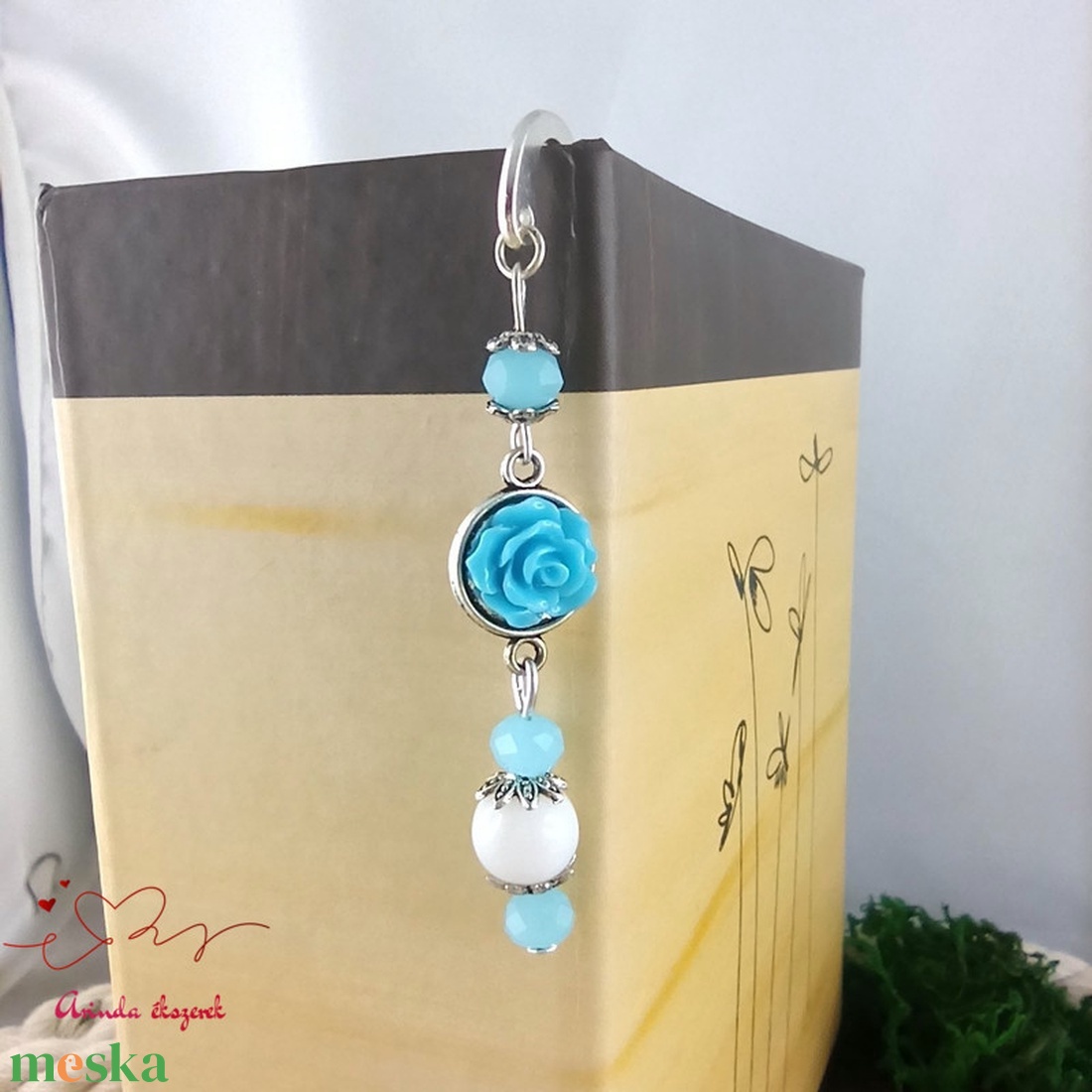 Világoskék rózsás könyvjelző - Anyák napi apró figyelmesség #6 - könyv & zene - könyvjelző - Meska.hu