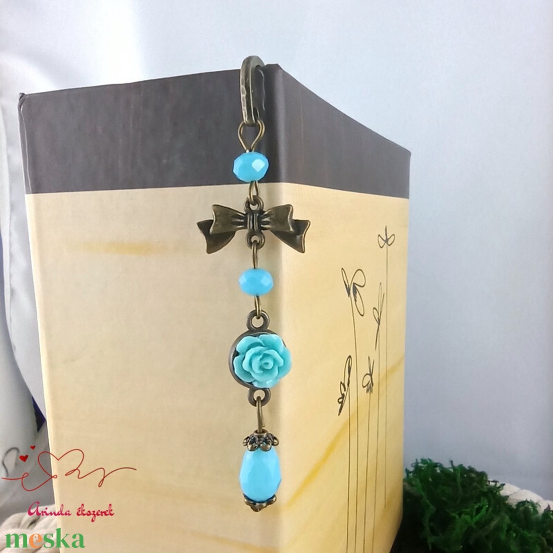 Világoskék rózsás könyvjelző - Anyák napi apró figyelmesség #7 - könyv & zene - könyvjelző - Meska.hu