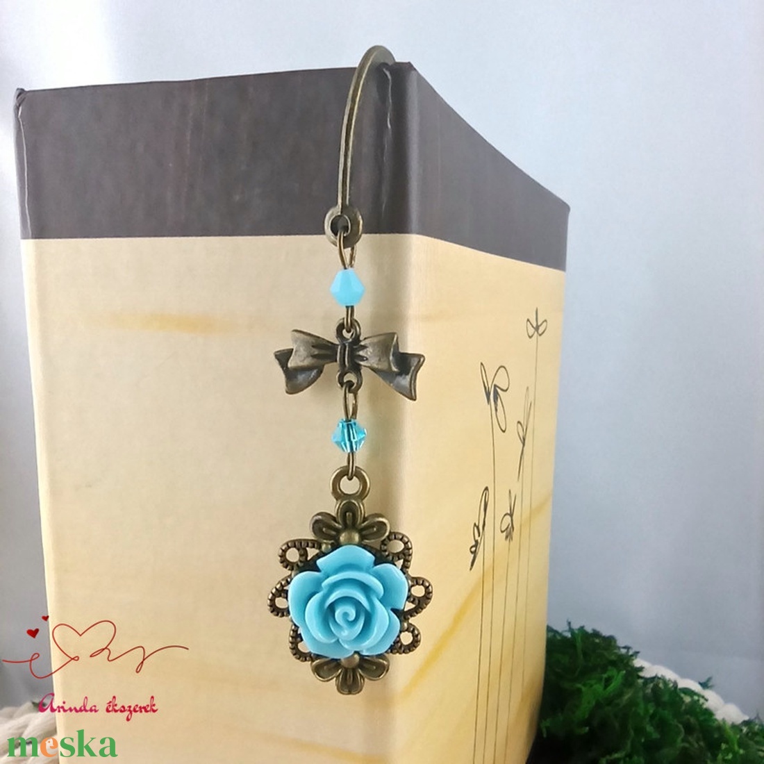 Világoskék rózsás könyvjelző - Anyák napi apró figyelmesség #3 - könyv & zene - könyvjelző - Meska.hu