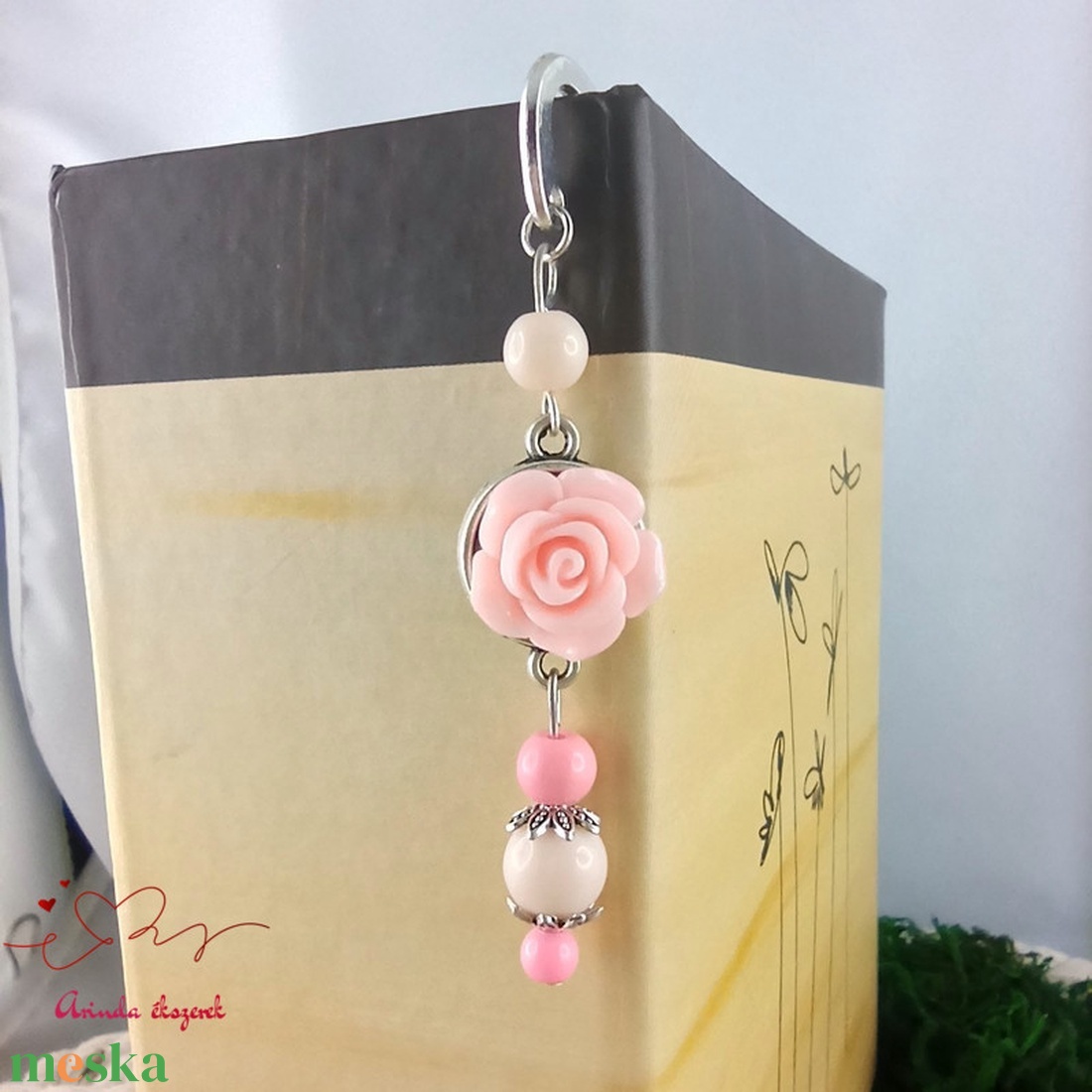 Rózsaszín rózsás könyvjelző - Anyák napi apró figyelmesség #20 - könyv & zene - könyvjelző - Meska.hu