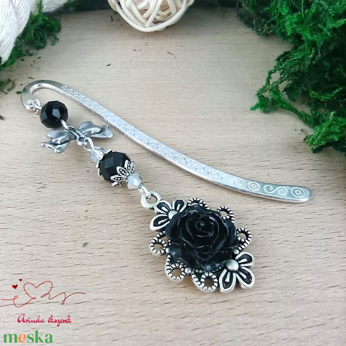 Fekete rózsás könyvjelző - Anyák napi apró figyelmesség #83 - könyv & zene - könyvjelző - Meska.hu