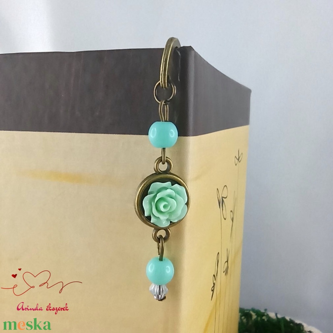 Menta rózsás könyvjelző - Anyák napi apró figyelmesség #71 - könyv & zene - könyvjelző - Meska.hu