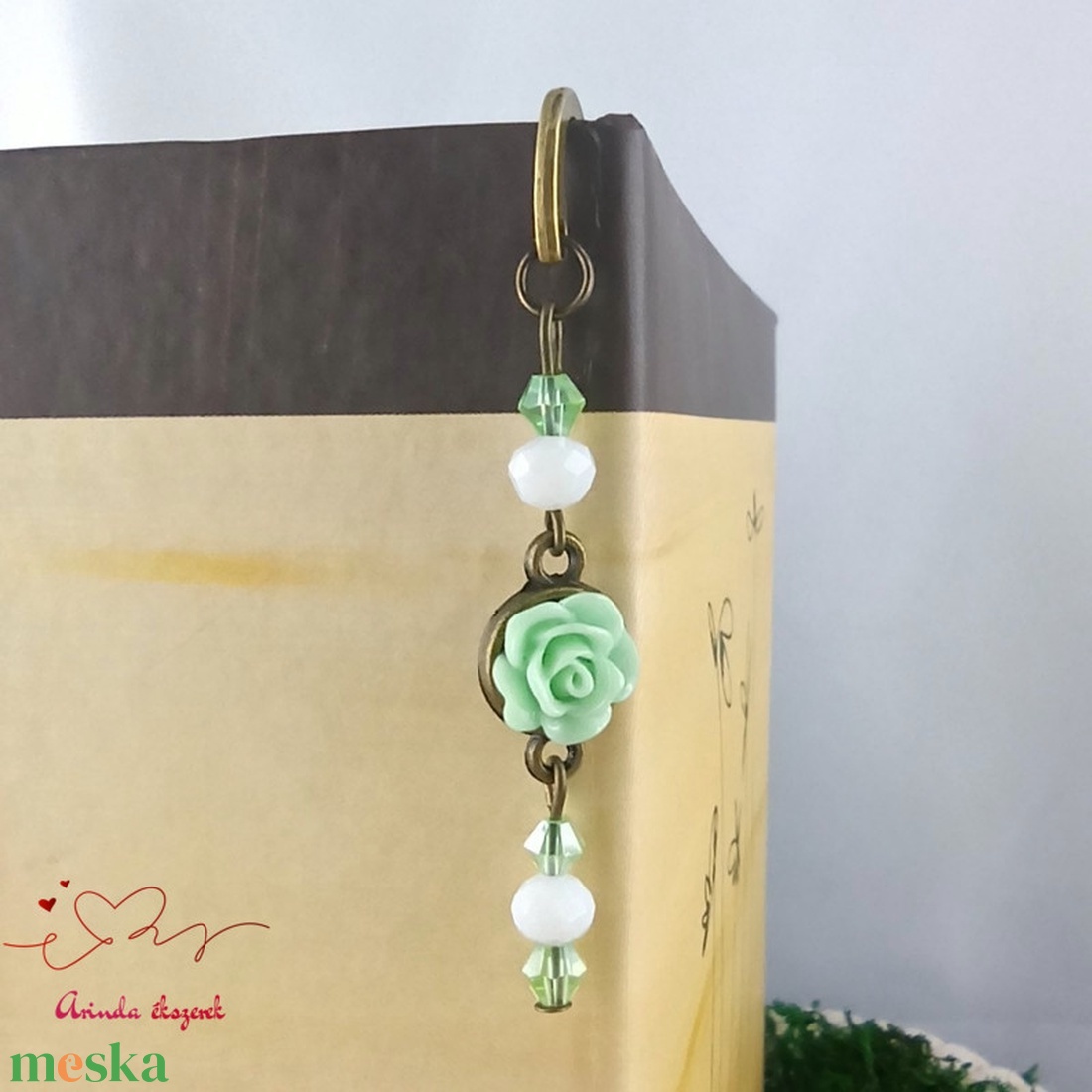 Menta rózsás könyvjelző - Anyák napi apró figyelmesség #68 - könyv & zene - könyvjelző - Meska.hu