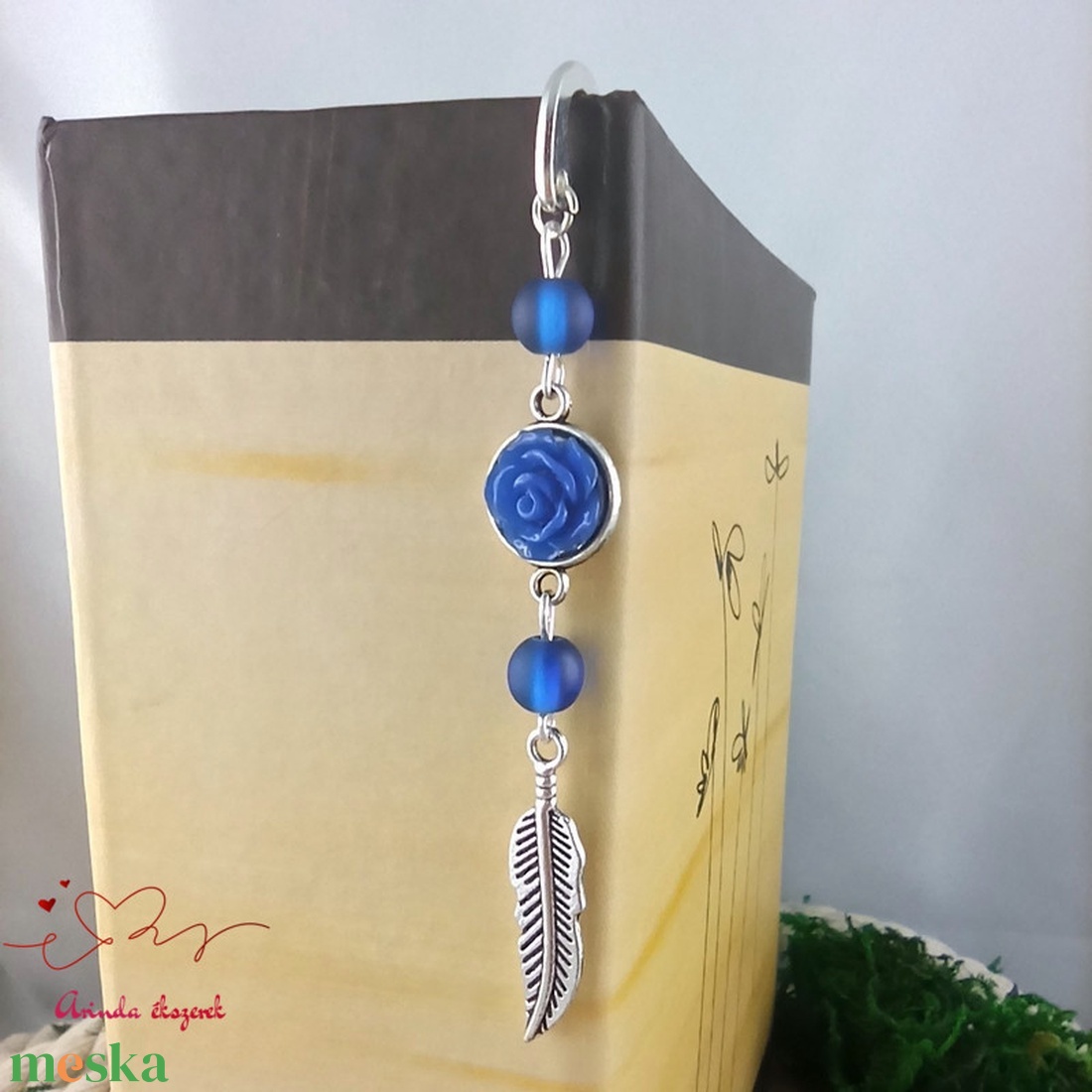 Sötétkék rózsás könyvjelző - Anyák napi apró figyelmesség #75 - könyv & zene - könyvjelző - Meska.hu