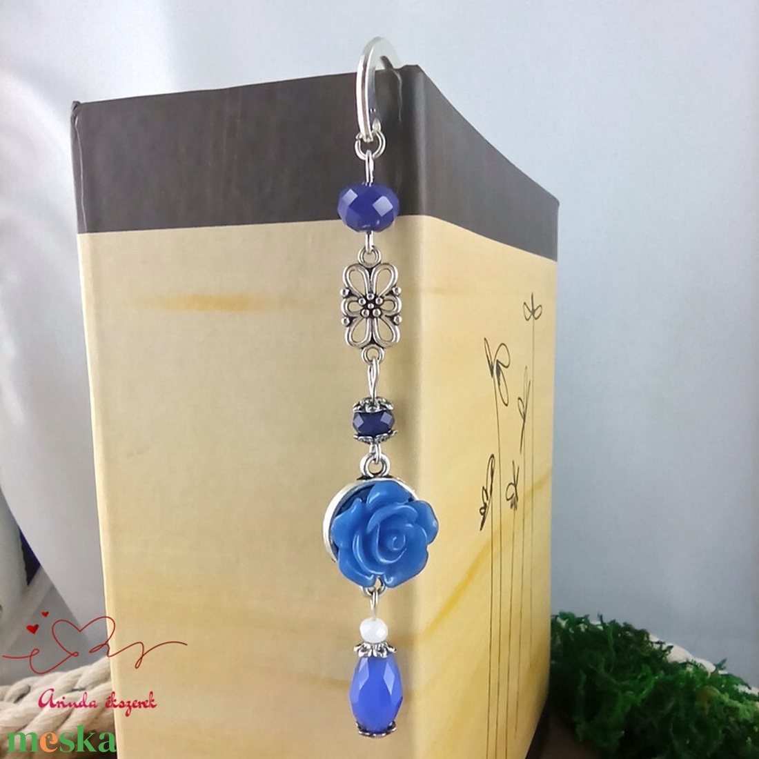 Sötétkék rózsás könyvjelző - Anyák napi apró figyelmesség #74 - könyv & zene - könyvjelző - Meska.hu