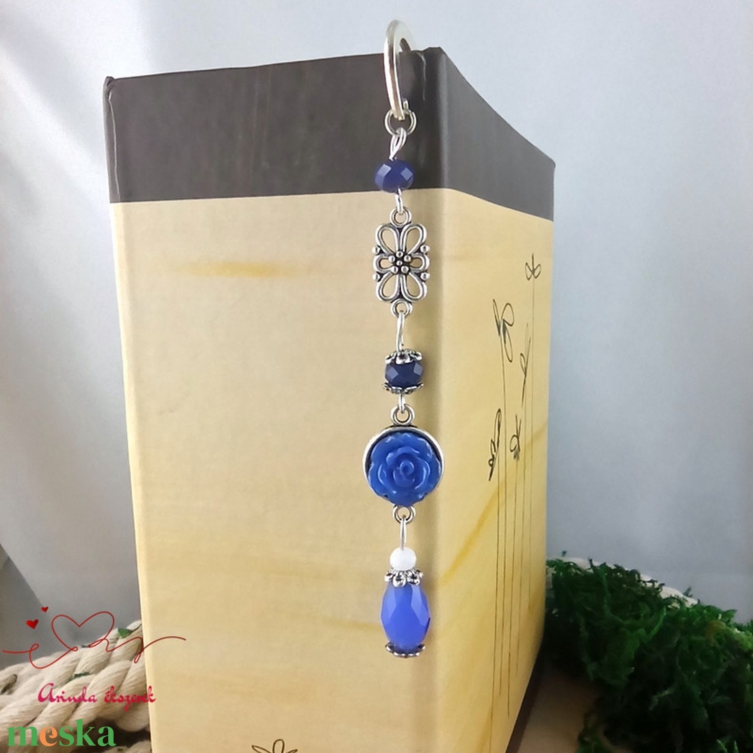 Sötétkék rózsás könyvjelző - Anyák napi apró figyelmesség #76 - könyv & zene - könyvjelző - Meska.hu