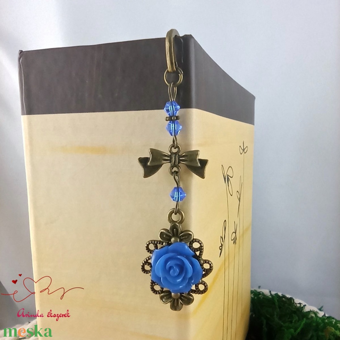 Sötétkék rózsás könyvjelző - Anyák napi apró figyelmesség #79 - könyv & zene - könyvjelző - Meska.hu