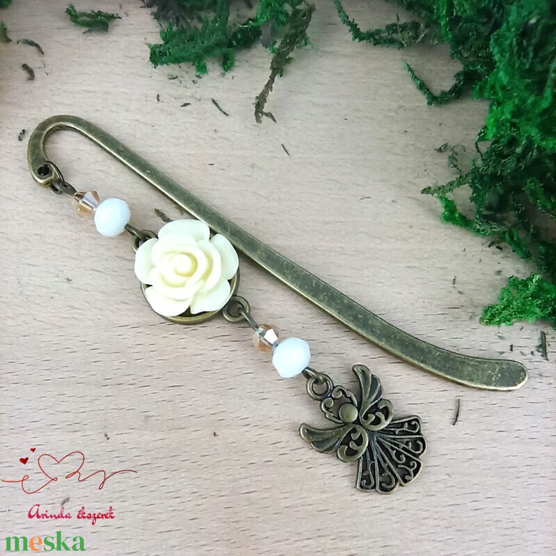 Krém rózsás könyvjelző - Anyák napi apró figyelmesség #37 - könyv & zene - könyvjelző - Meska.hu