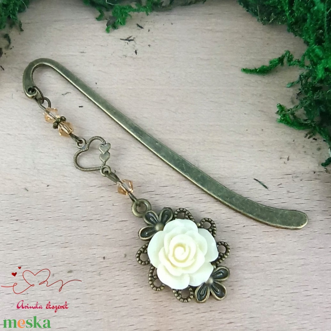 Krém rózsás könyvjelző - Anyák napi apró figyelmesség #49 - könyv & zene - könyvjelző - Meska.hu